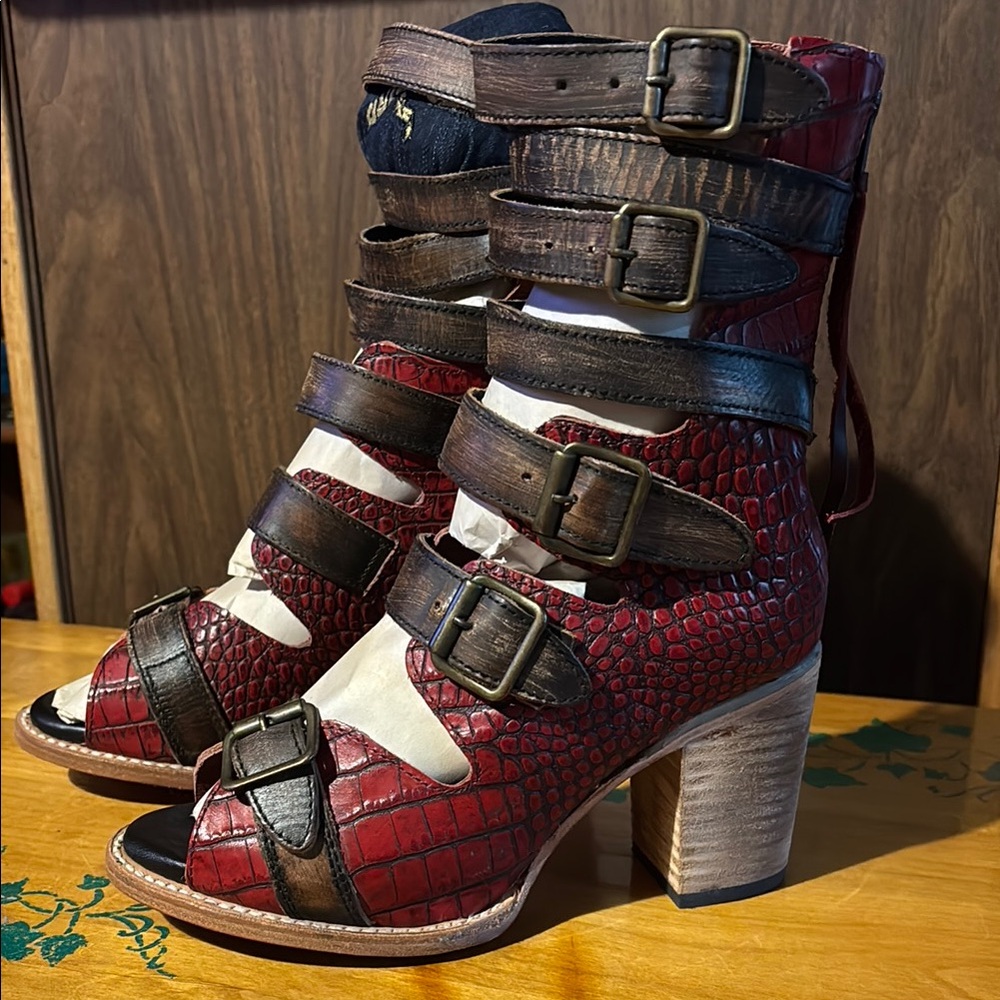 Freebird new bond red size 8